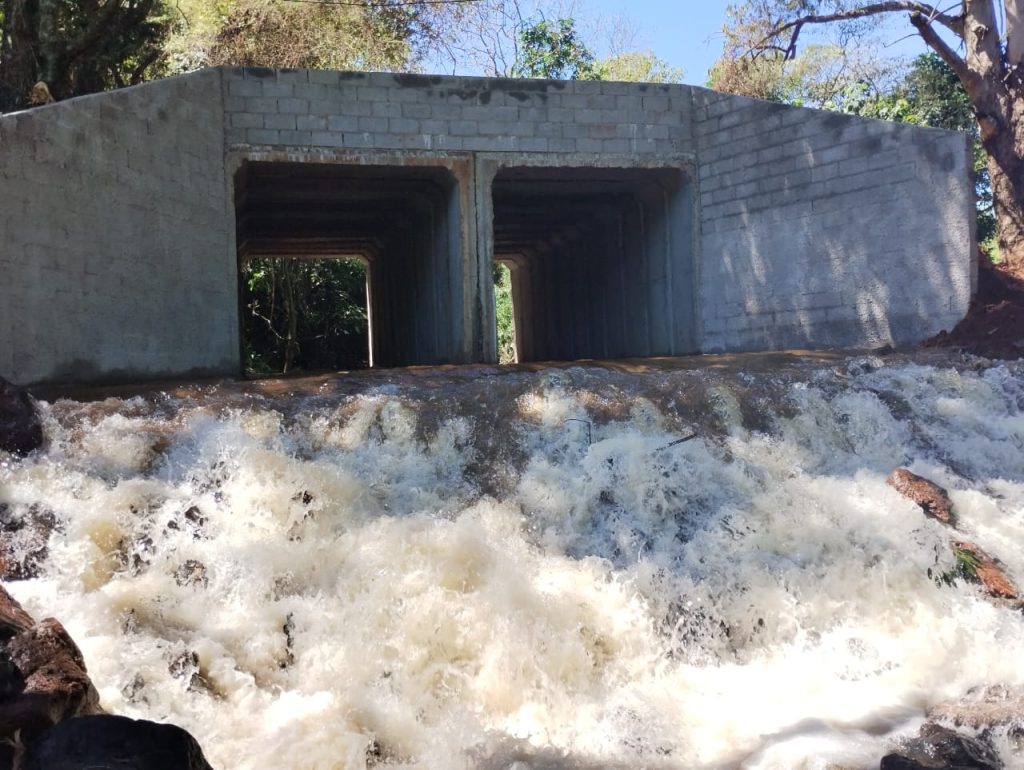 PREFEITURA REALIZA A CONSTRUÇÃO DE NOVA PONTE NA ESTRADA RURAL “JOÃO PONCE DA COSTA”