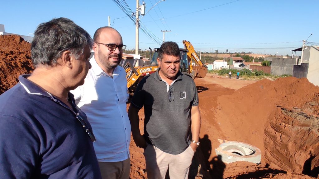 PREFEITURA INVESTE R$ 2,6 MILHÕES EM OBRAS DE DRENAGEM E RECOMPOSIÇÃO ASFÁLTICA NO CIDADE ARACY